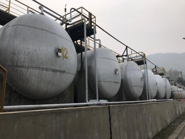 鋁(lü)罐-山東洪(hong)達化工項(xiang)目