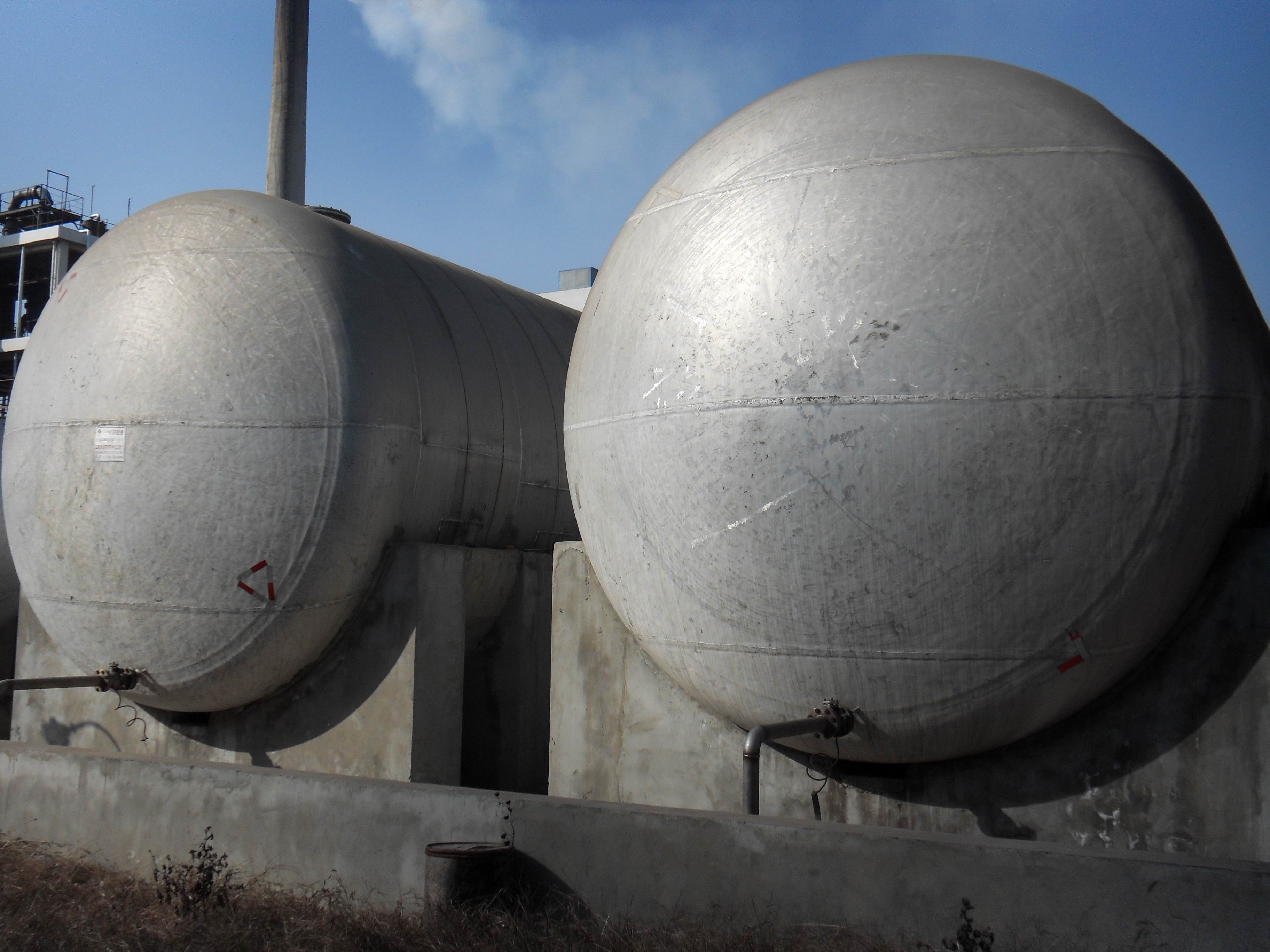 八(ba)一化工360立(li)方硝酸儲(chu)罐